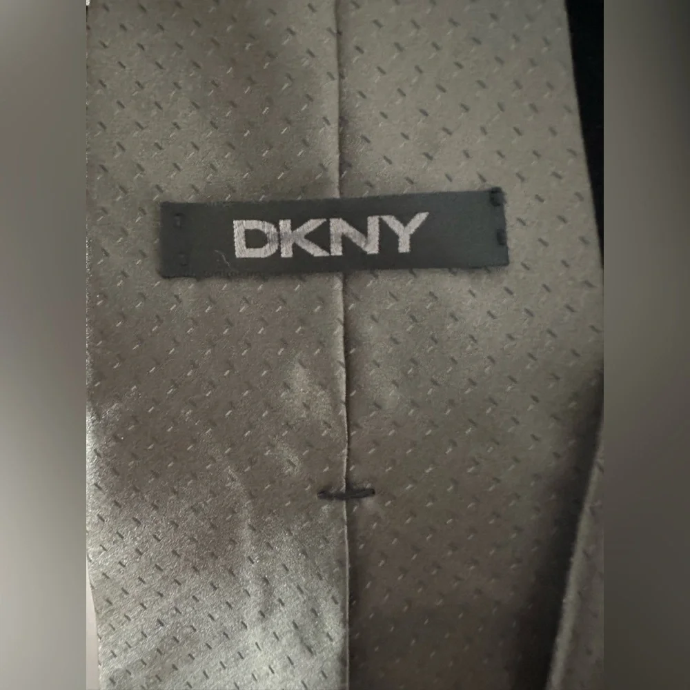 DKNY 100%‎ Silk Tie